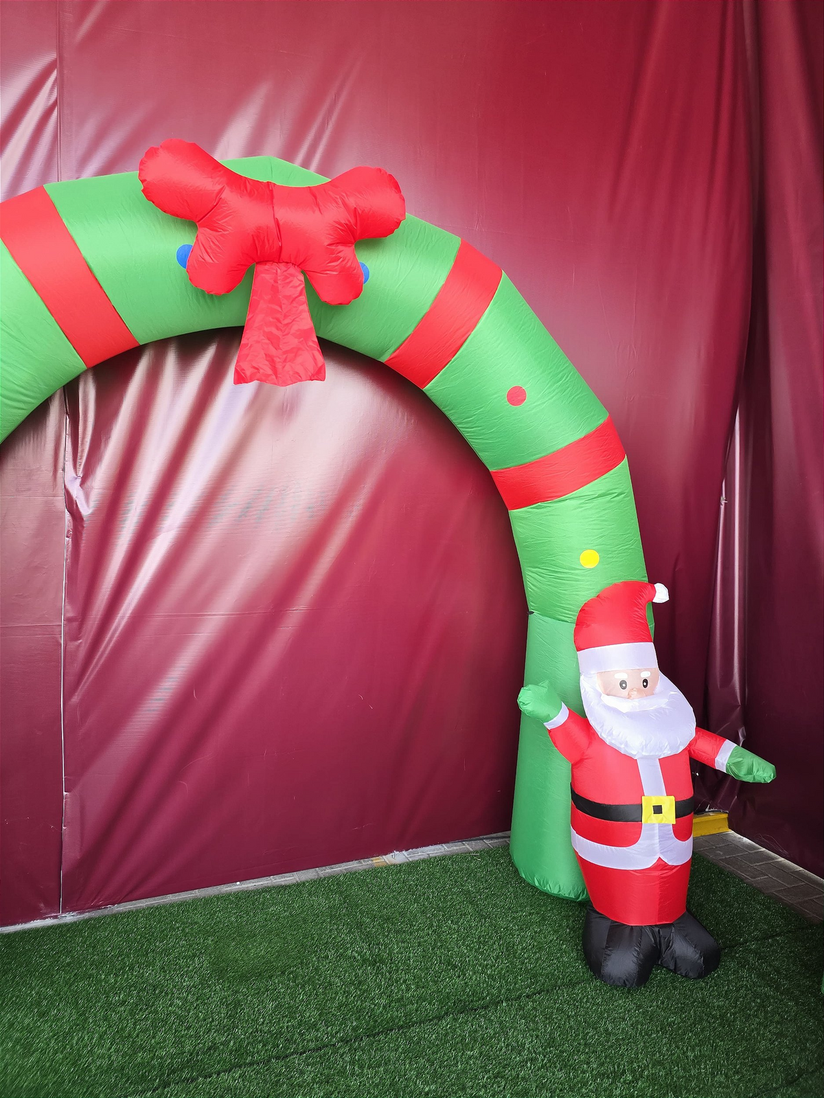 Portal com bonecos inflável com Led 2,50 x 3,10m