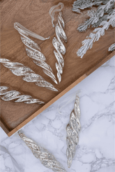 Conjunto de enfeites de vidro Silver Twists (pacote com 6)