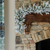 Guirlanda Queen Flock® de 9' x 12" com luzes LED (operada por bateria)