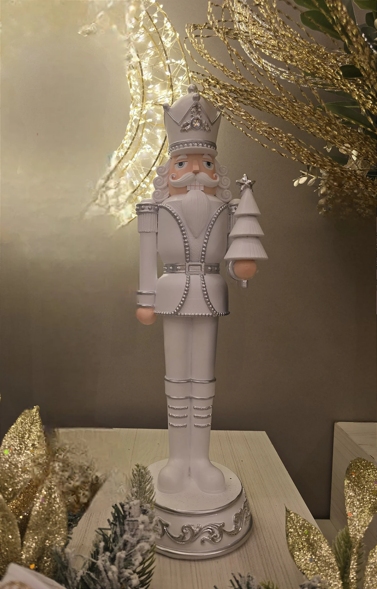 Soldado de chumbo em resina branco e prata 40cm