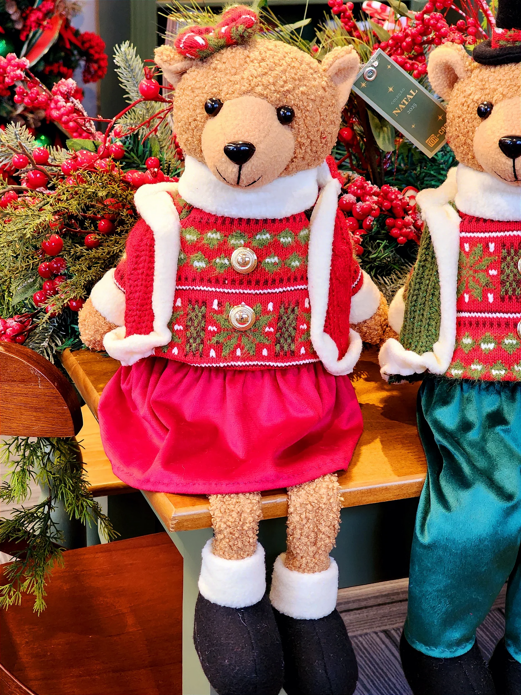 Urso menina com vestido vermelho 56cm