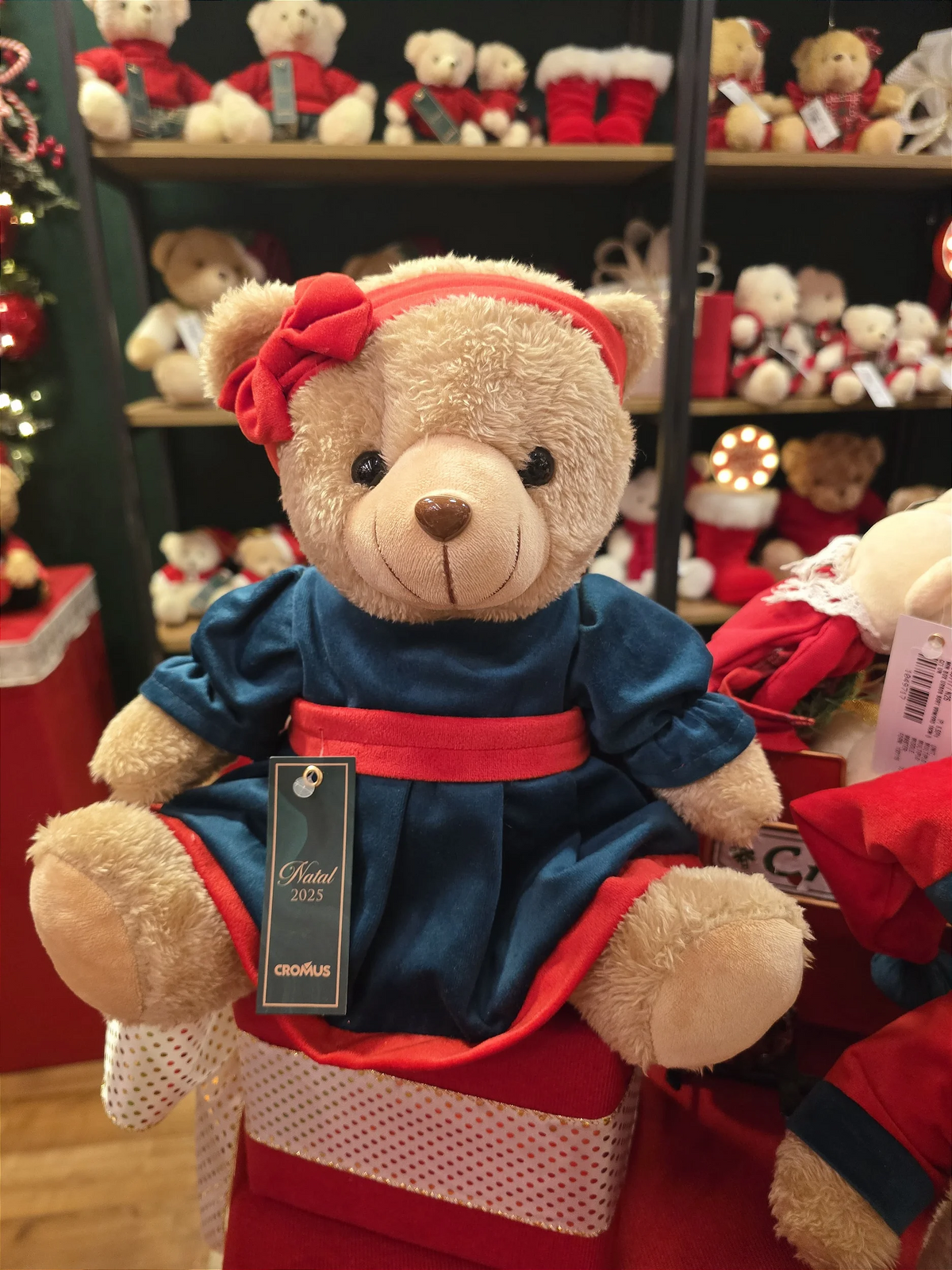 Urso com vestido verde 25cm