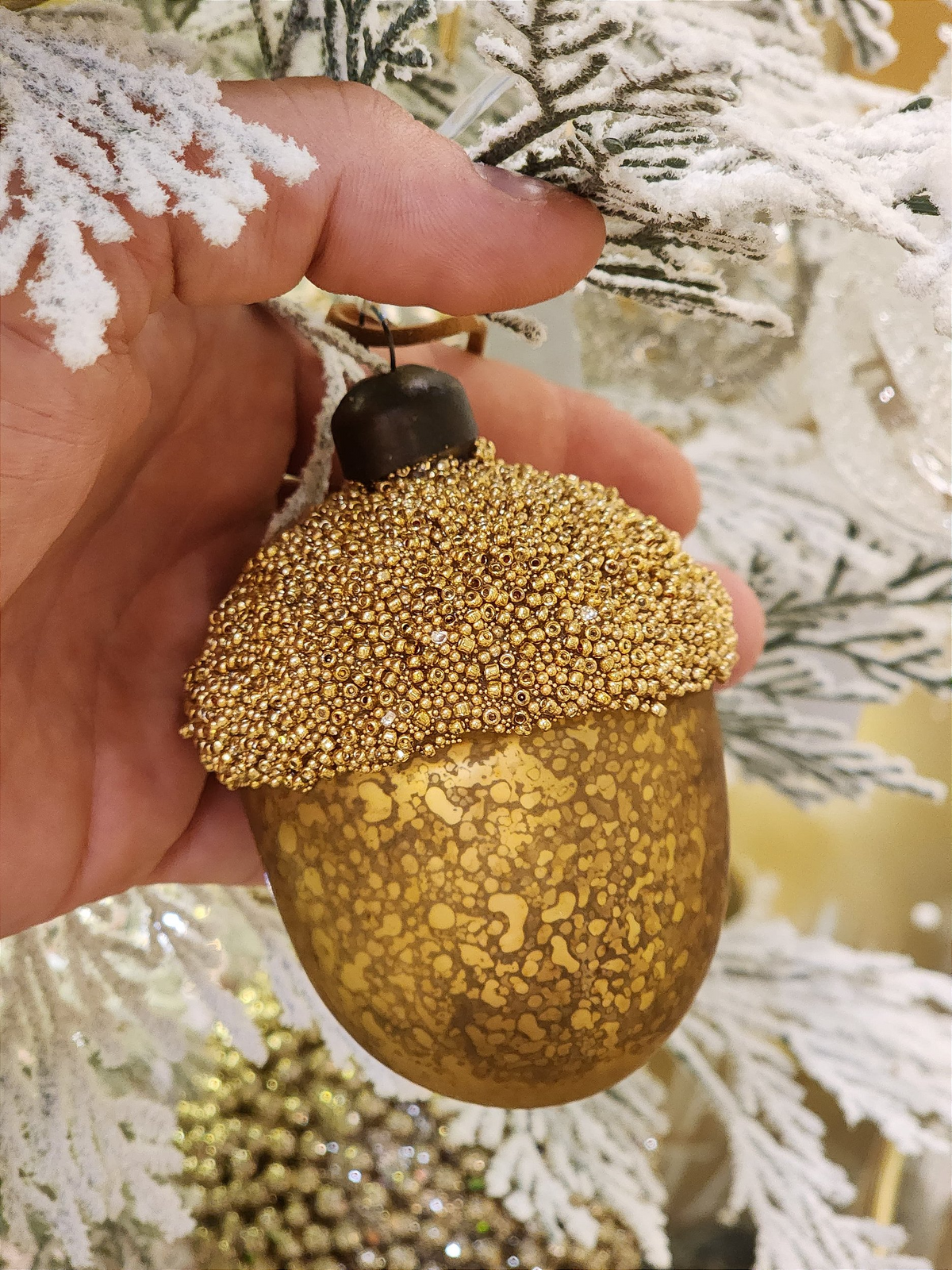 Pendente ornamento vidro soprado nozes dourada 8,5cm