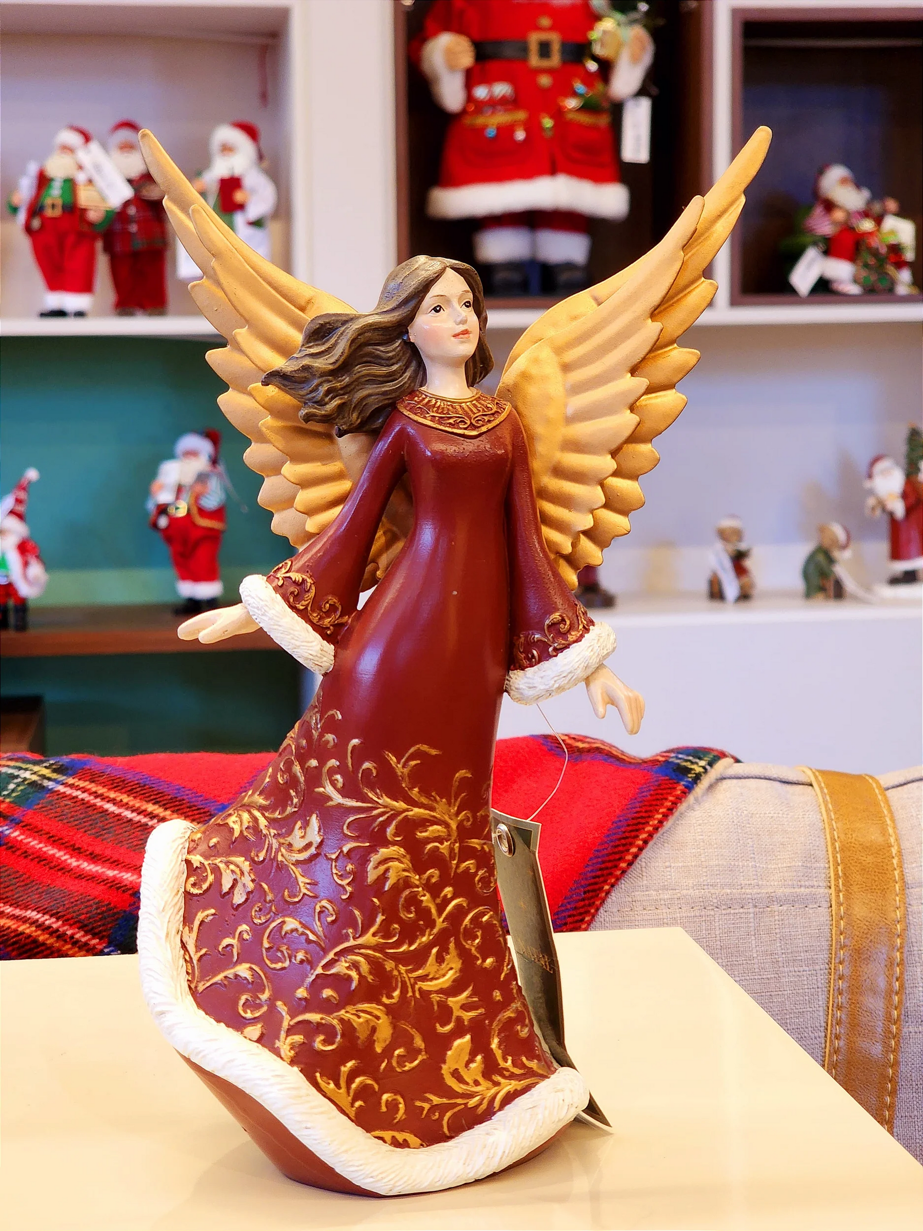 Anjo em resina Luxuosa vermelha 24cm