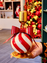 Castiçal em metal com laço vermelho e branco 16cm