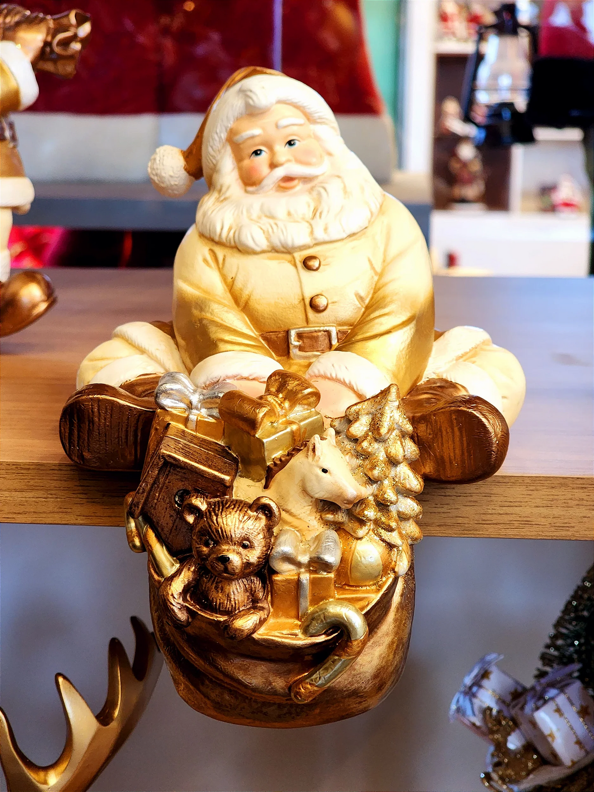 Papai Noel com presentes 18cm