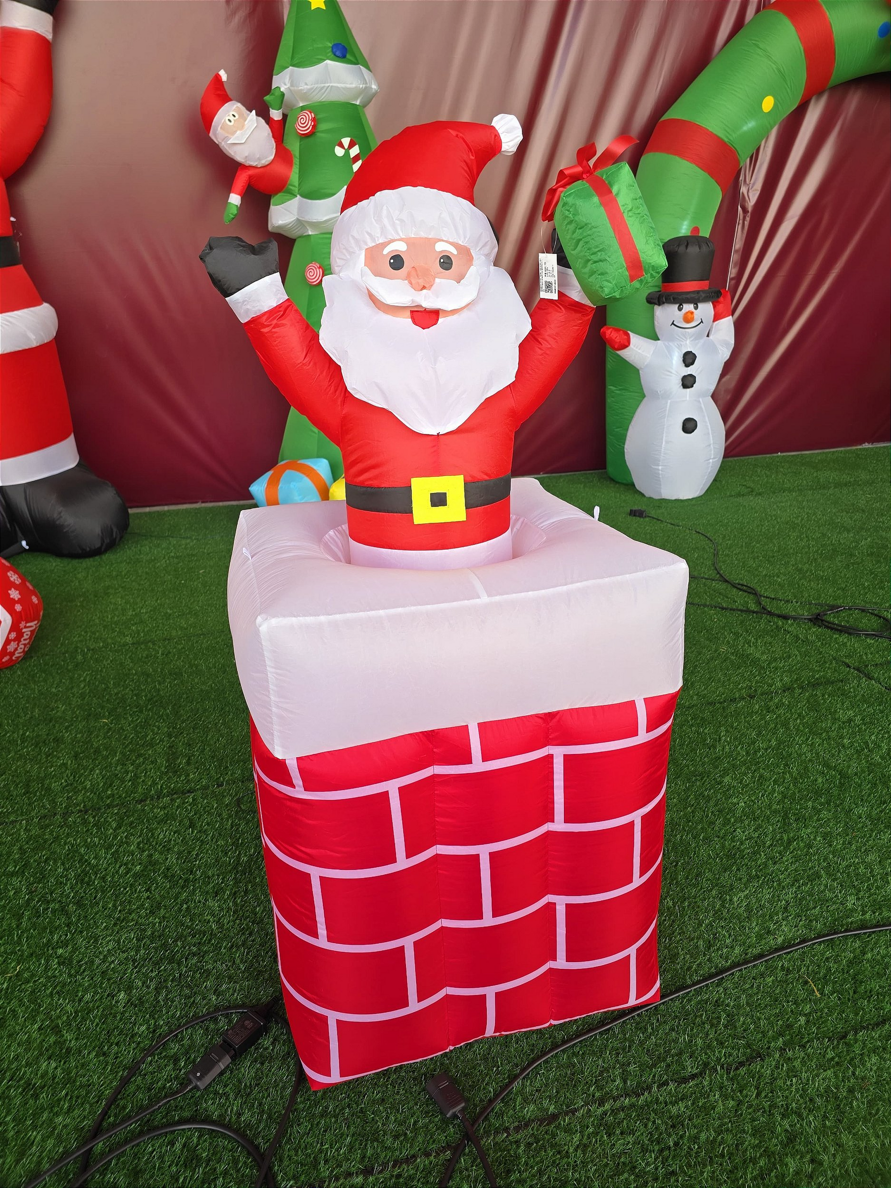 Noel na Chaminé inflável com Led 1,50 bivolt com movimento