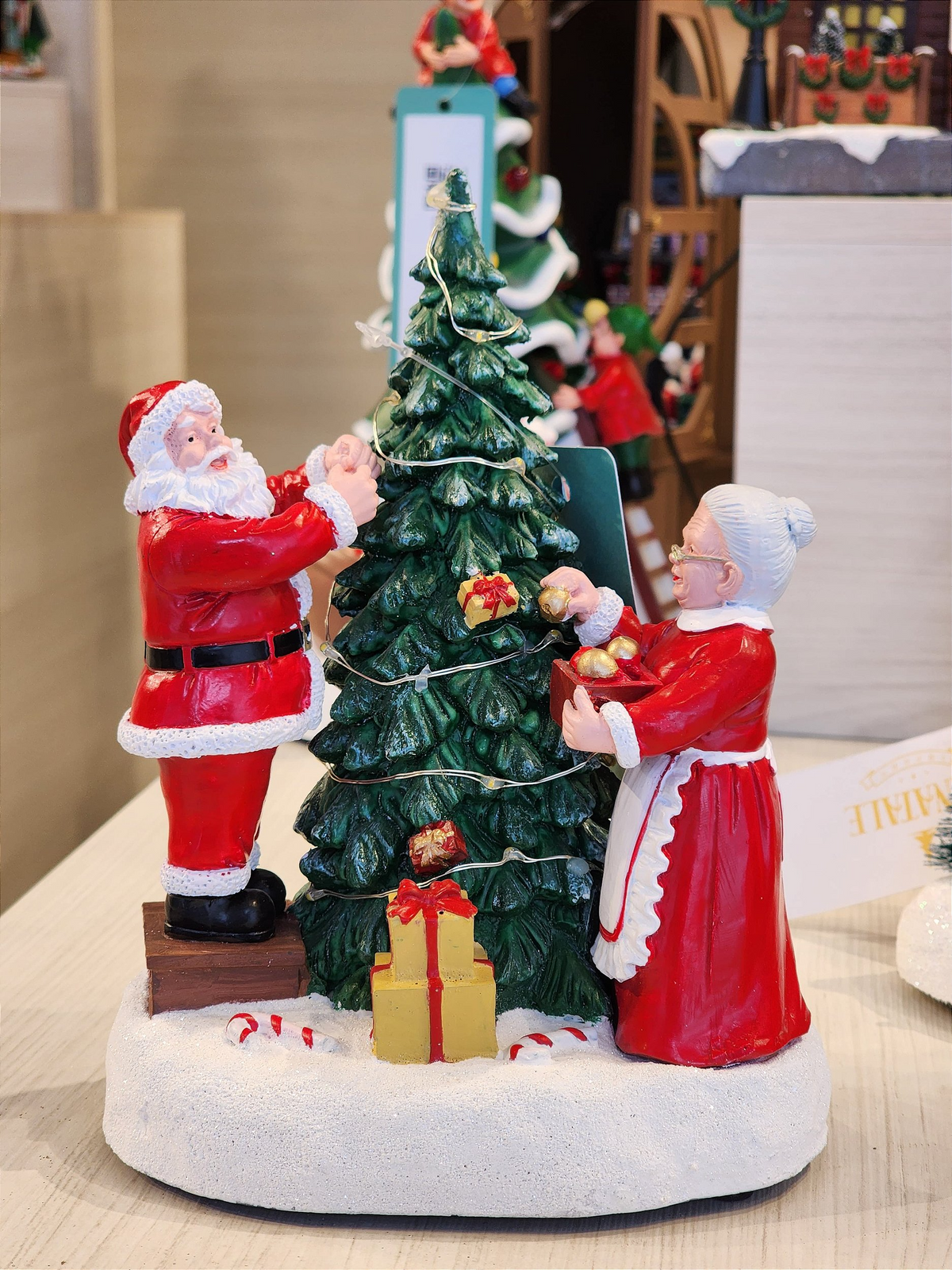 Cenário Vila Natalina Papai e Mamãe Noel 28cm