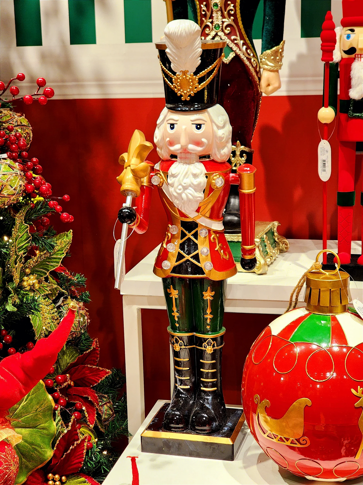 Quebra Nozes com som e movimentos 80cm