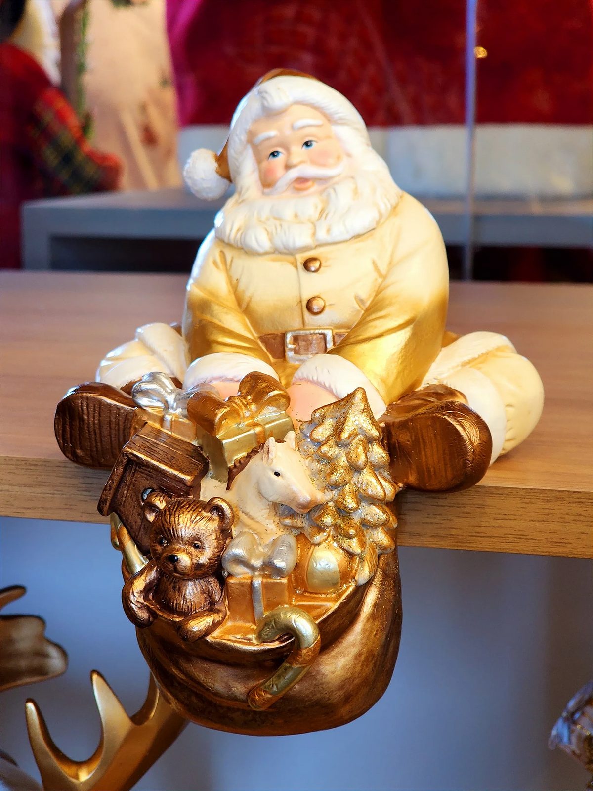 Papai Noel com presentes 18cm