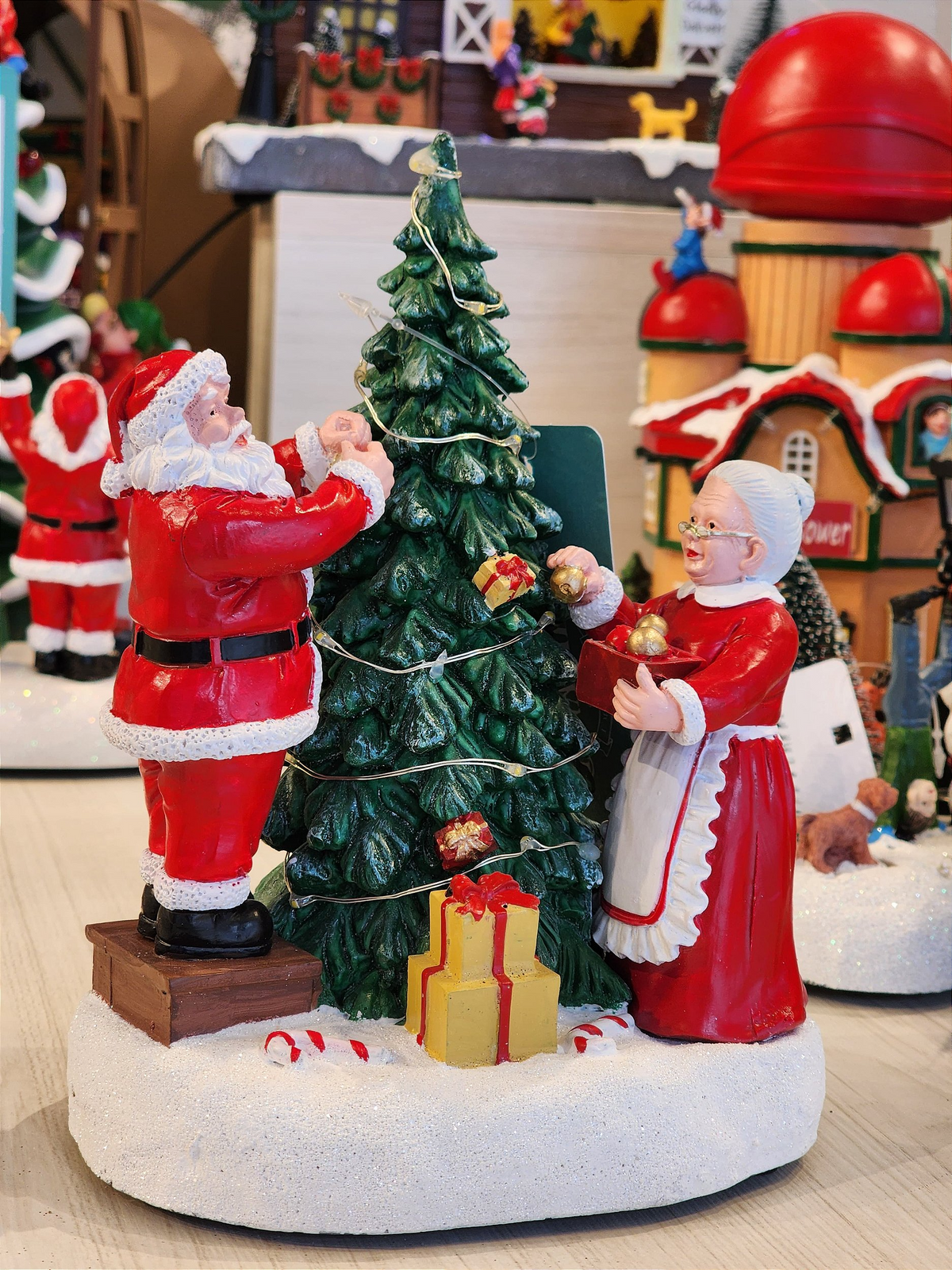 Cenário Vila Natalina Papai e Mamãe Noel 28cm