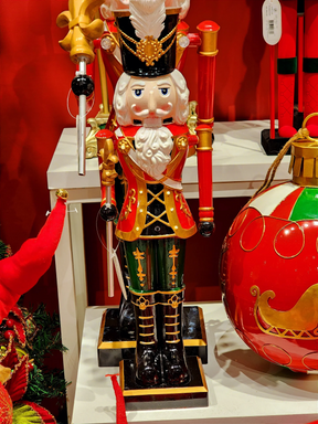 Quebra Nozes com som e movimentos 60cm