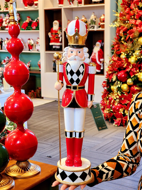 Soldadinho de chumbo em resina luxo vermelho, branco e preto 48cm