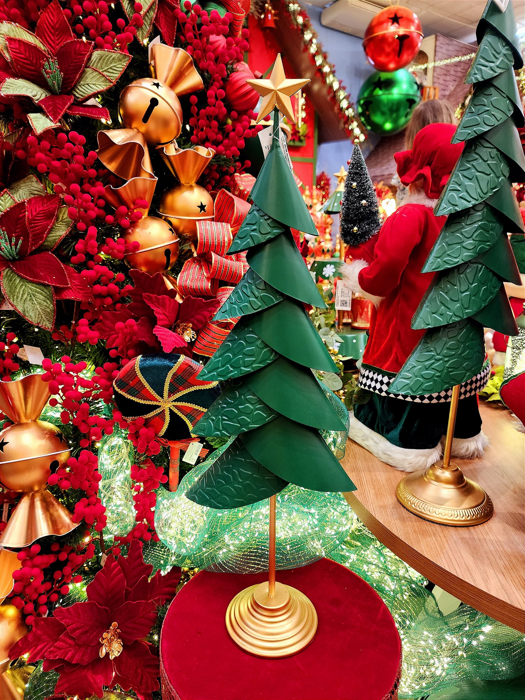 Arvore metal decorativa verde e dourada 84cm