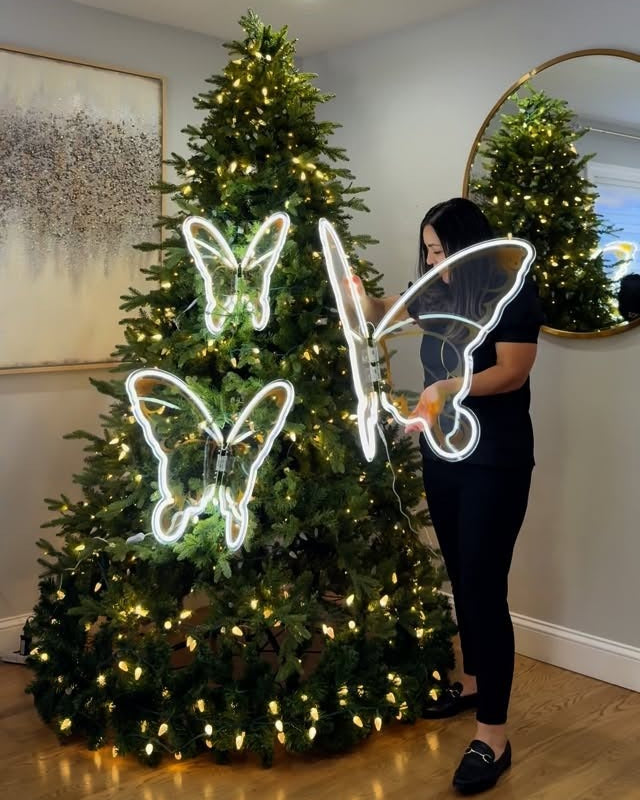 Árvore de Natal 2m Premium com LED e Acessórios Iluminados