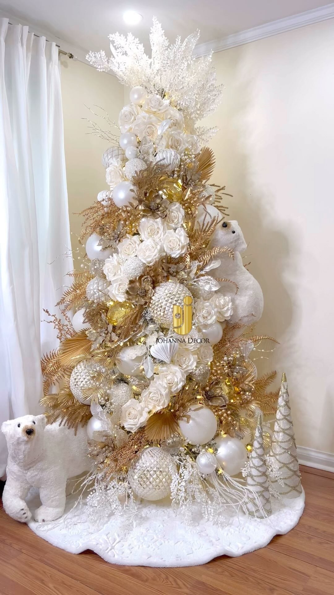 Árvore Polar White Luxo & Dourado 2,00m