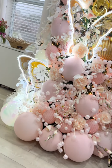 Árvore Rosé Luxo com Flores, Dourado & Borboletas de LED